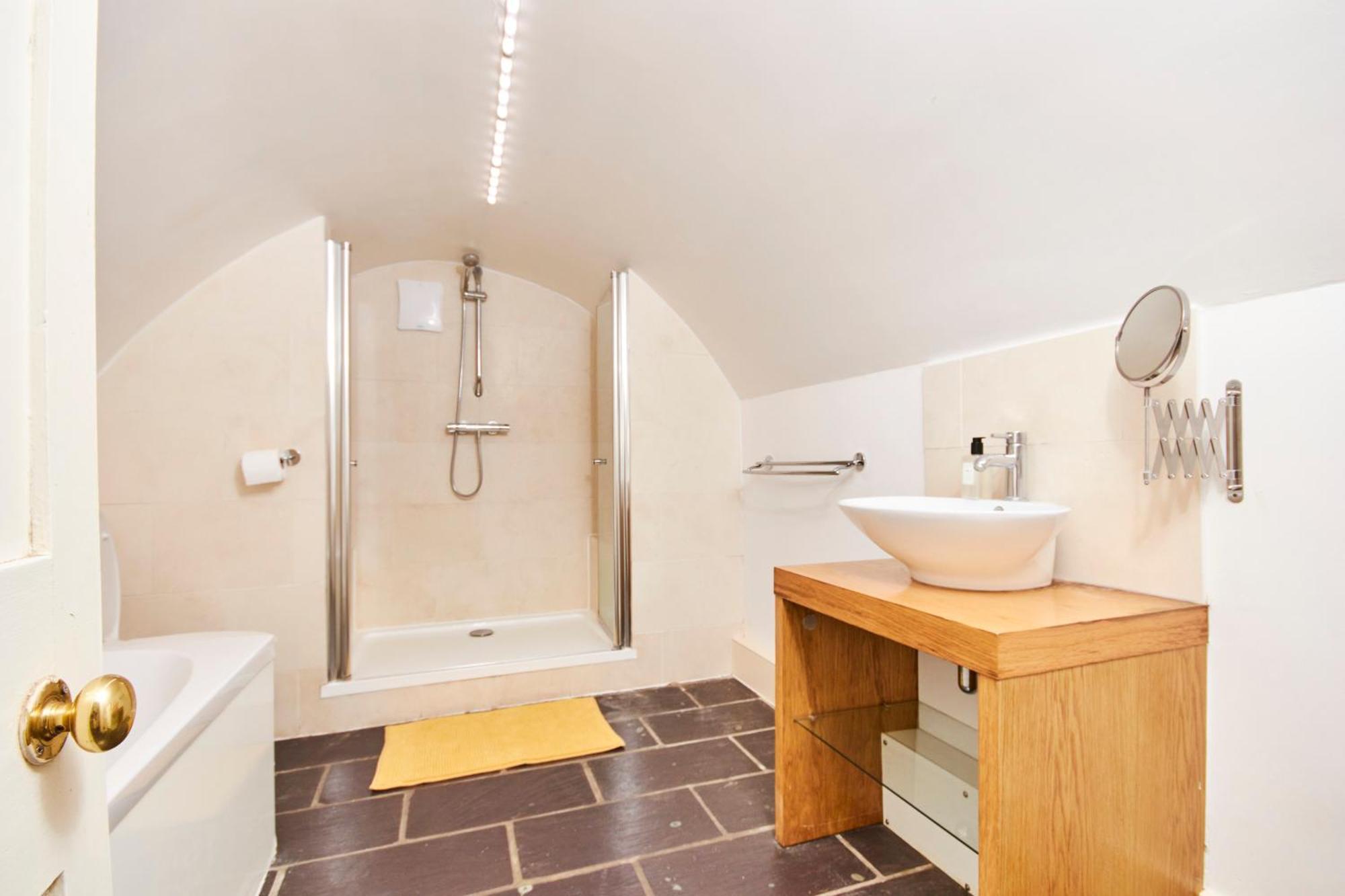Beautiful 2Bedroom 4 Actual Beds House With Wifi By Purestay Bath Extérieur photo