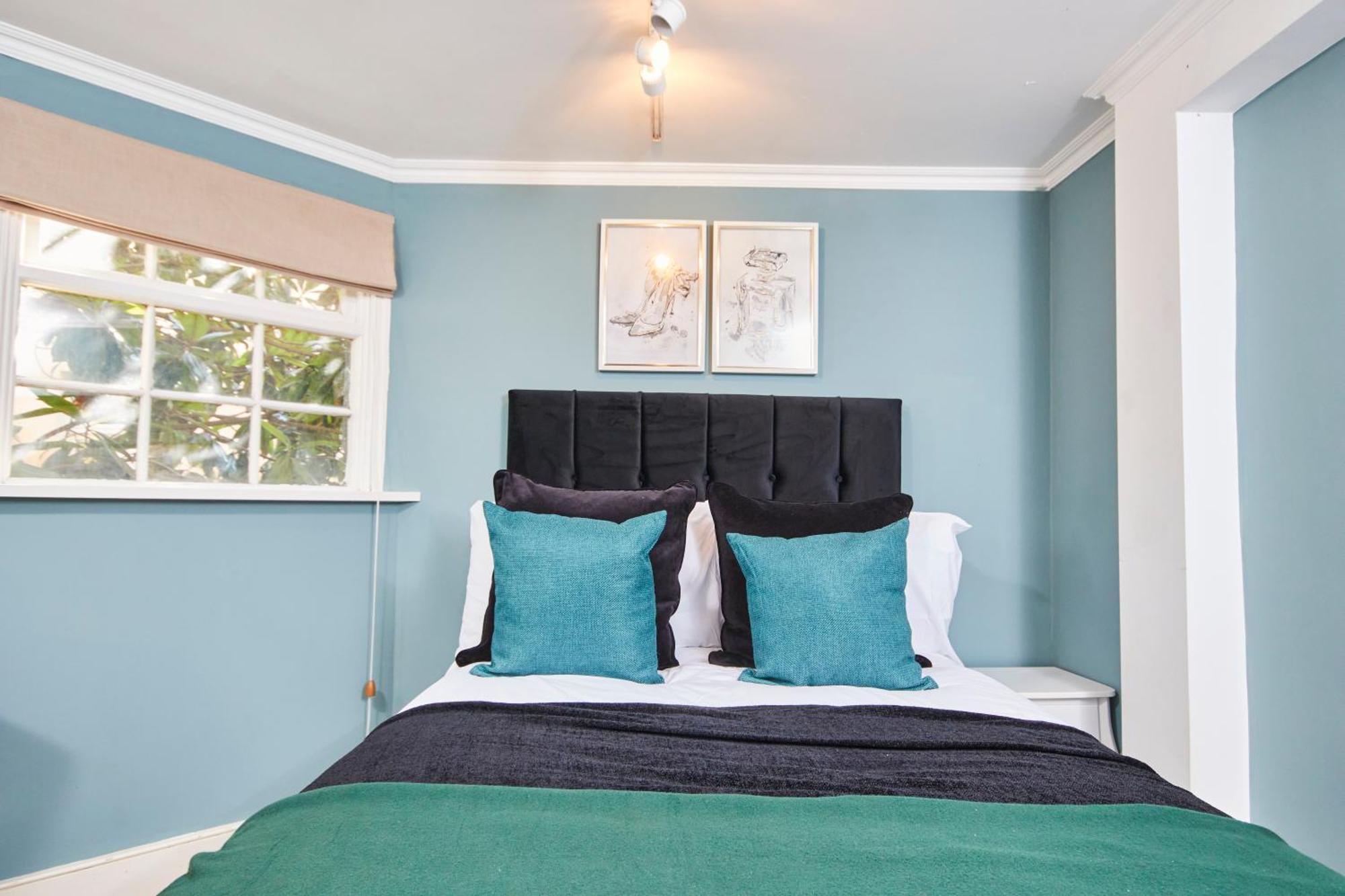 Beautiful 2Bedroom 4 Actual Beds House With Wifi By Purestay Bath Extérieur photo