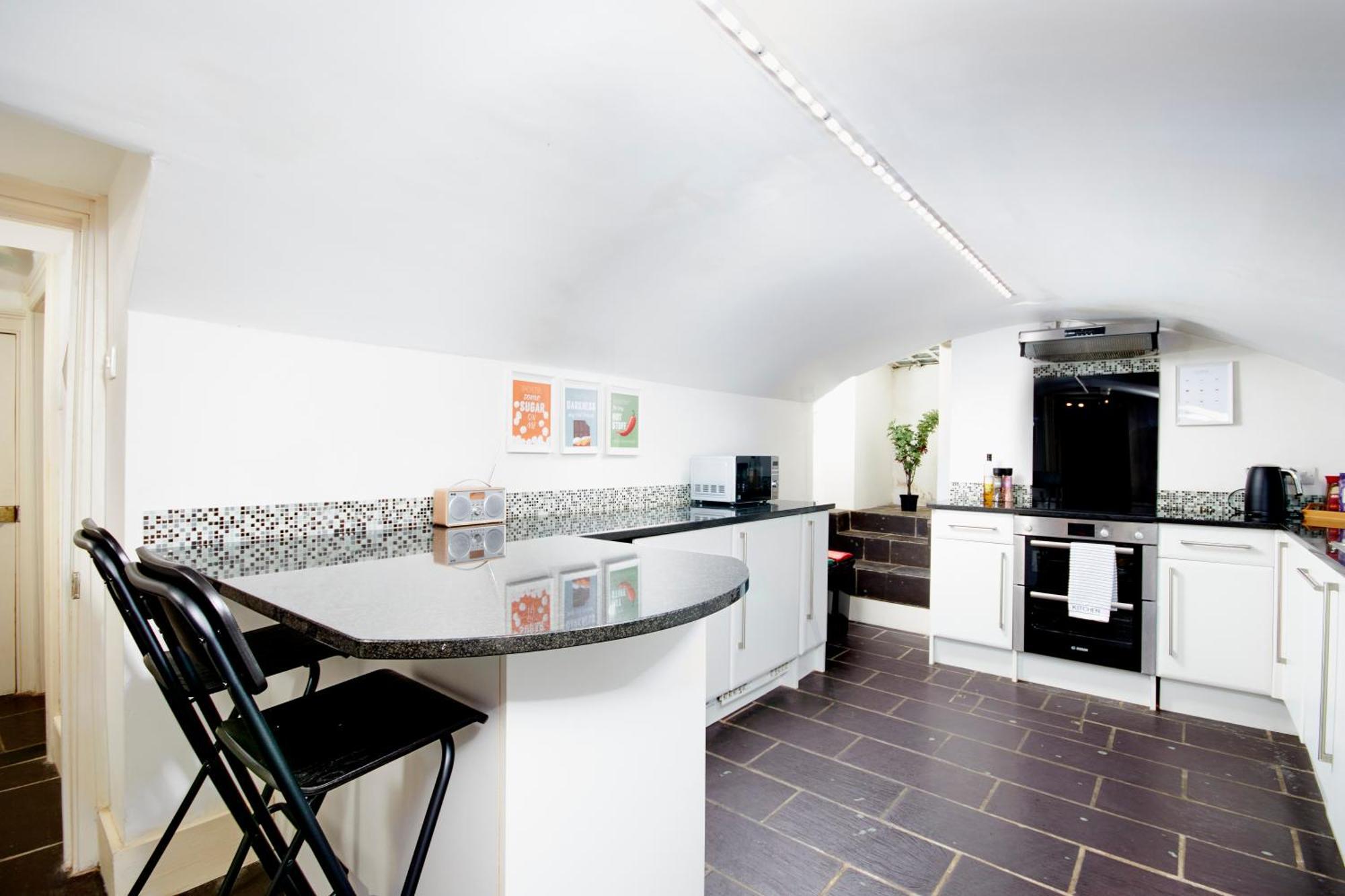 Beautiful 2Bedroom 4 Actual Beds House With Wifi By Purestay Bath Extérieur photo